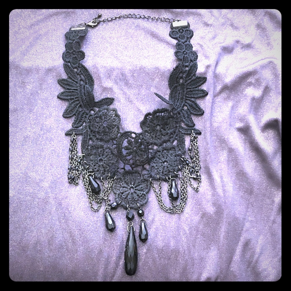 Choker necklace
